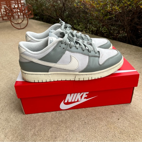 Nike Dunk Low PRM Casual Lifestyle Shoes Sz 9 Mica Green White DV7212-300 Mens - Picture 3 of 7